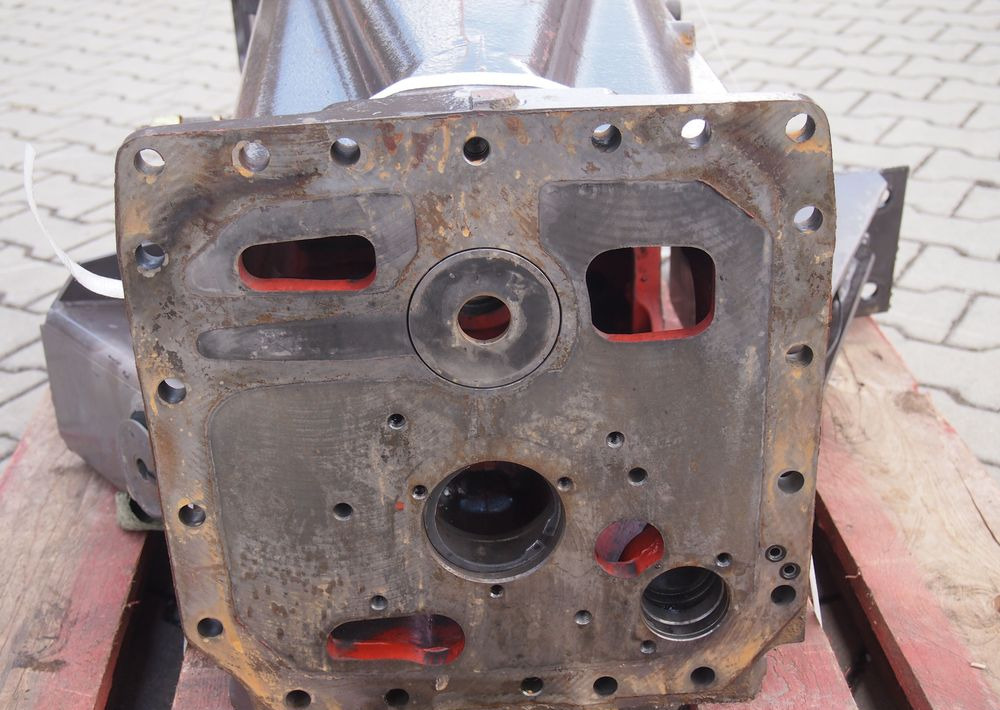 Części do Ciągnika Massey Ferguson MF 3060, 3070, 3080, 3090  Obudowa skrzyni biegów MF 3000, 3100, 6000 - Menjač i delovi za Poljoprivredna mašina: slika 5 Części do Ciągnika Massey Ferguson MF 3060, 3070, 3080, 3090  Obudowa skrzyni biegów MF 3000, 3100, 6000 - Menjač i delovi za Poljoprivredna mašina: slika 5