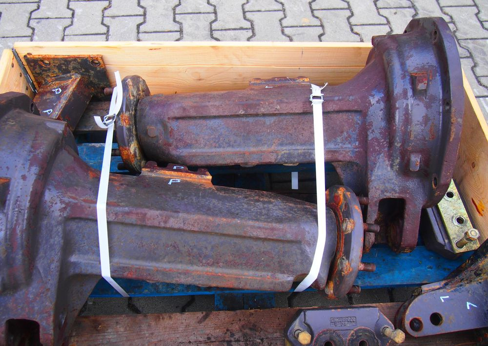 Części do Ciągnika Massey Ferguson MF 3060, 3070, 3080, 3090  Zwolnica tylna prawa i lewa do MF 3000, 6000 - Pogonski reduktor za Poljoprivredna mašina: slika 1 Części do Ciągnika Massey Ferguson MF 3060, 3070, 3080, 3090  Zwolnica tylna prawa i lewa do MF 3000, 6000 - Pogonski reduktor za Poljoprivredna mašina: slika 1