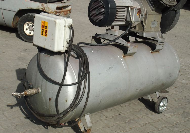 Wyposażenie Atlas Copco Atlas Copco LF 9   Kompresor sprężarka Atlas Copco 500l 10bar - Dodatak: slika 5 Wyposażenie Atlas Copco Atlas Copco LF 9   Kompresor sprężarka Atlas Copco 500l 10bar - Dodatak: slika 5