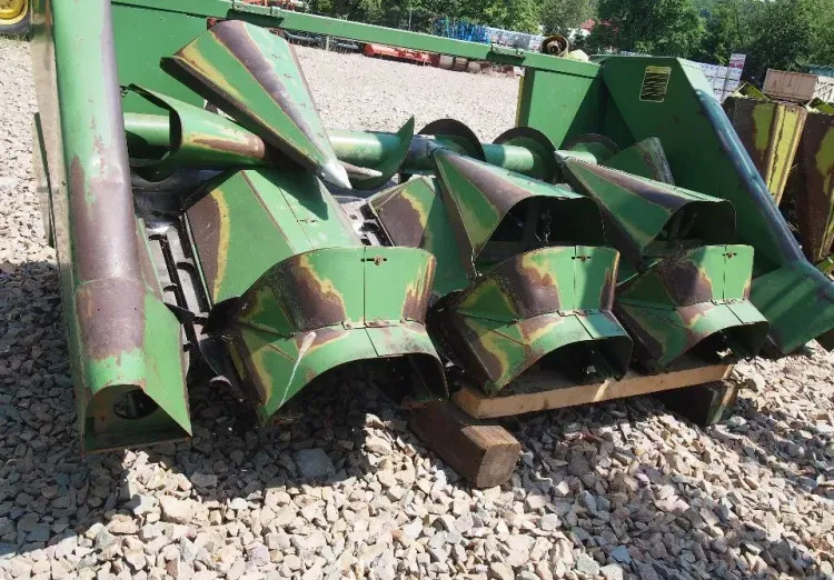Heder John deere do kukurydzy 4 rzędowy claas john deere - Kombajn za kukuruz: slika 5 Heder John deere do kukurydzy 4 rzędowy claas john deere - Kombajn za kukuruz: slika 5