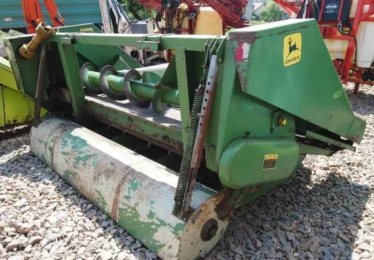 Heder John deere do kukurydzy 4 rzędowy claas john deere - Kombajn za kukuruz: slika 2 Heder John deere do kukurydzy 4 rzędowy claas john deere - Kombajn za kukuruz: slika 2