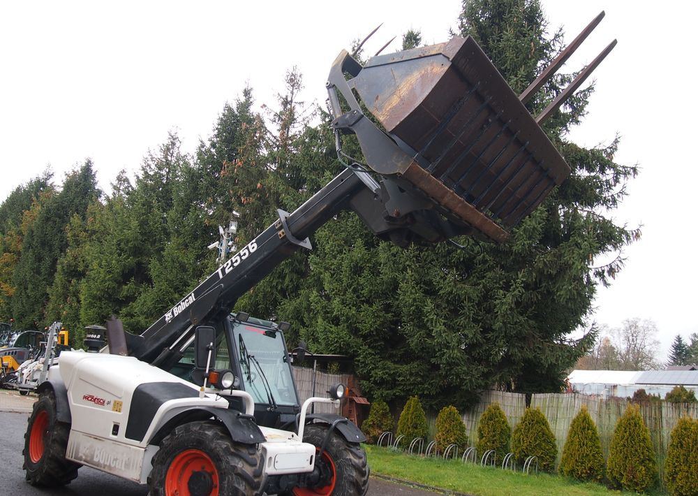 Ładowarka teleskopowa Bobcat T2556 2005 Ładowarka teleskopowa BOBCAT - Teleskopski upravljač: slika 2 Ładowarka teleskopowa Bobcat T2556 2005 Ładowarka teleskopowa BOBCAT - Teleskopski upravljač: slika 2