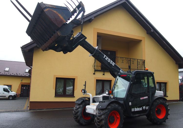 Ładowarka teleskopowa Bobcat T2556 2005 Ładowarka teleskopowa BOBCAT - Teleskopski upravljač: slika 1 Ładowarka teleskopowa Bobcat T2556 2005 Ładowarka teleskopowa BOBCAT - Teleskopski upravljač: slika 1