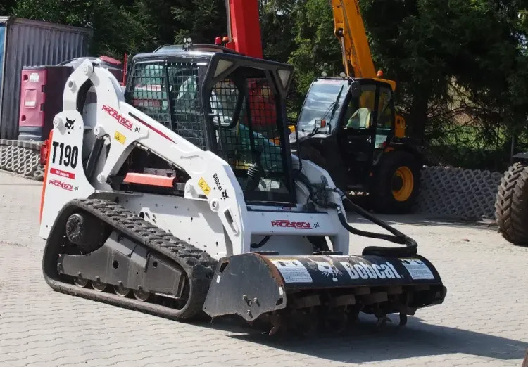 Miniładowarka Bobcat T190 2012 - Kompaktni utovarivač guseničar: slika 4 Miniładowarka Bobcat T190 2012 - Kompaktni utovarivač guseničar: slika 4