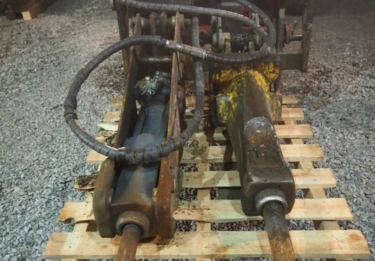 Młotek do kucia Kubota 2010 wyburzeniowy - Hidraulični čekić za Građevinska mašina: slika 2 Młotek do kucia Kubota 2010 wyburzeniowy - Hidraulični čekić za Građevinska mašina: slika 2