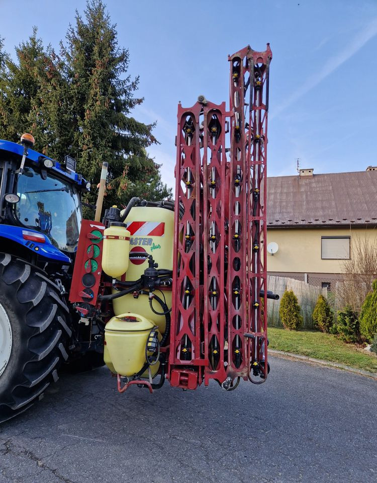 Opryskiwacz Hardi Master plus 1200 2014 Opryskiwacz zawieszany HARDI - Prskalica montirana na traktor: slika 1 Opryskiwacz Hardi Master plus 1200 2014 Opryskiwacz zawieszany HARDI - Prskalica montirana na traktor: slika 1