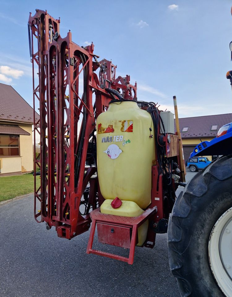 Opryskiwacz Hardi Master plus 1200 2014 Opryskiwacz zawieszany HARDI - Prskalica montirana na traktor: slika 3 Opryskiwacz Hardi Master plus 1200 2014 Opryskiwacz zawieszany HARDI - Prskalica montirana na traktor: slika 3