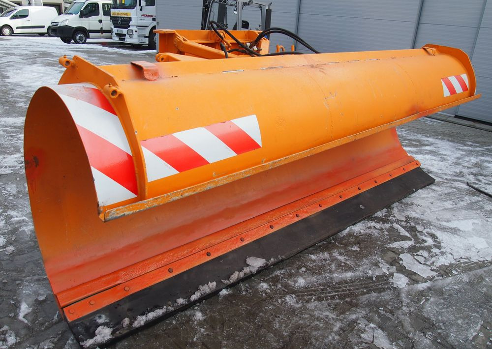 Pług do śniegu nn 2005 Skosowany obustronnie hydraulicznie - Raonik za sneg: slika 1 Pług do śniegu nn 2005 Skosowany obustronnie hydraulicznie - Raonik za sneg: slika 1