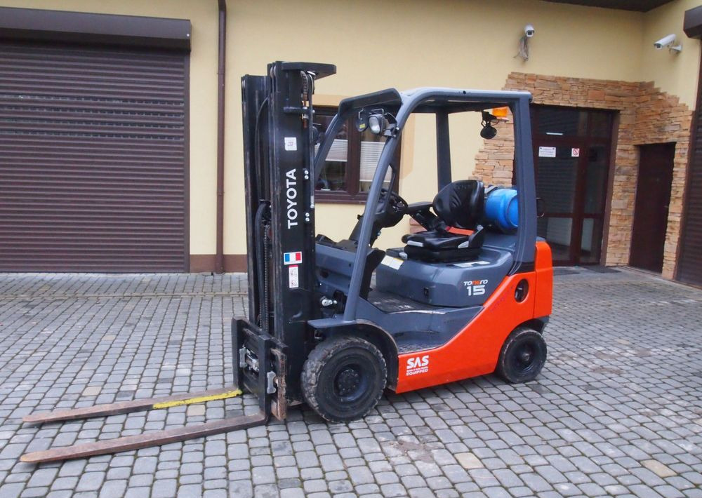 Wózek widłowy Toyota 8FGF15 2018 TRIPLEX system SAS (blokowanie tylnej osi) - Gasni viljuškar: slika 1 Wózek widłowy Toyota 8FGF15 2018 TRIPLEX system SAS (blokowanie tylnej osi) - Gasni viljuškar: slika 1