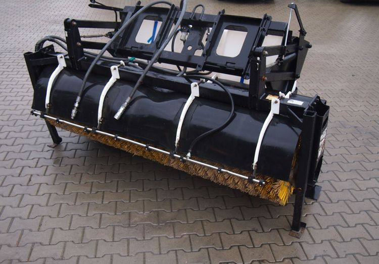 Zamiatarka Catepillar Bp22 2010 Zmiatarka CAT - Metle: slika 3 Zamiatarka Catepillar Bp22 2010 Zmiatarka CAT - Metle: slika 3