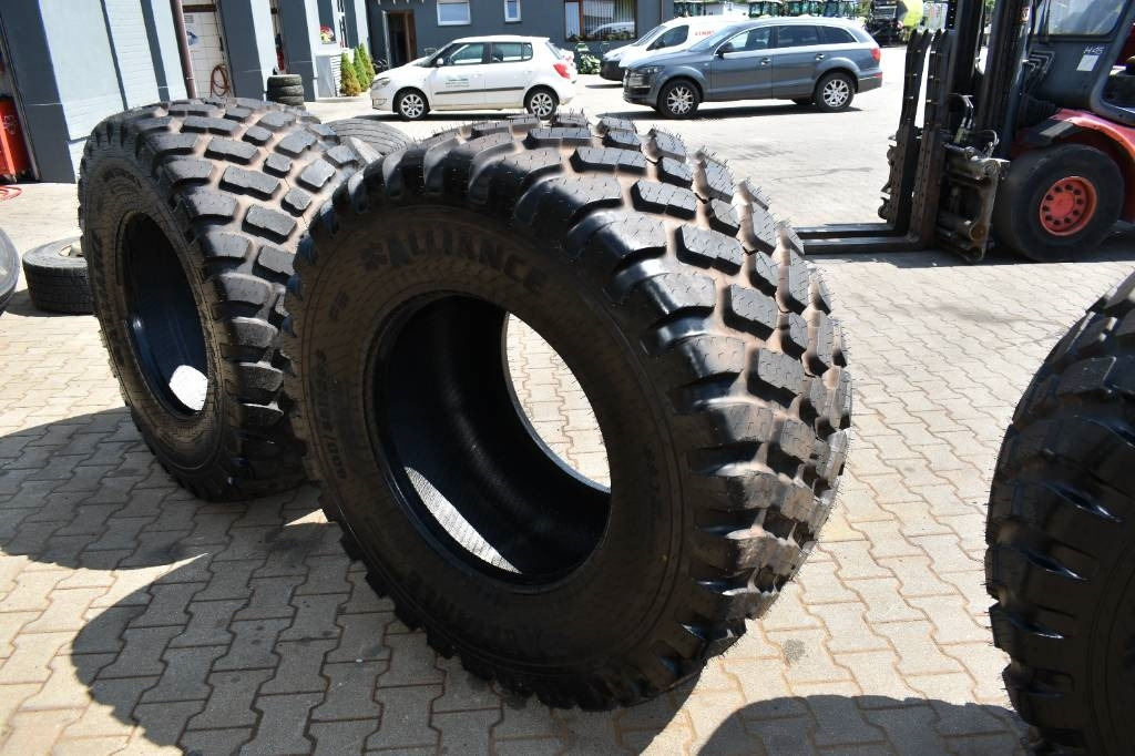 Alliance 600/55R26.5 / 882/ 165D /Steel Belted TL - Guma za Poljoprivredna mašina: slika 4 Alliance 600/55R26.5 / 882/ 165D /Steel Belted TL - Guma za Poljoprivredna mašina: slika 4