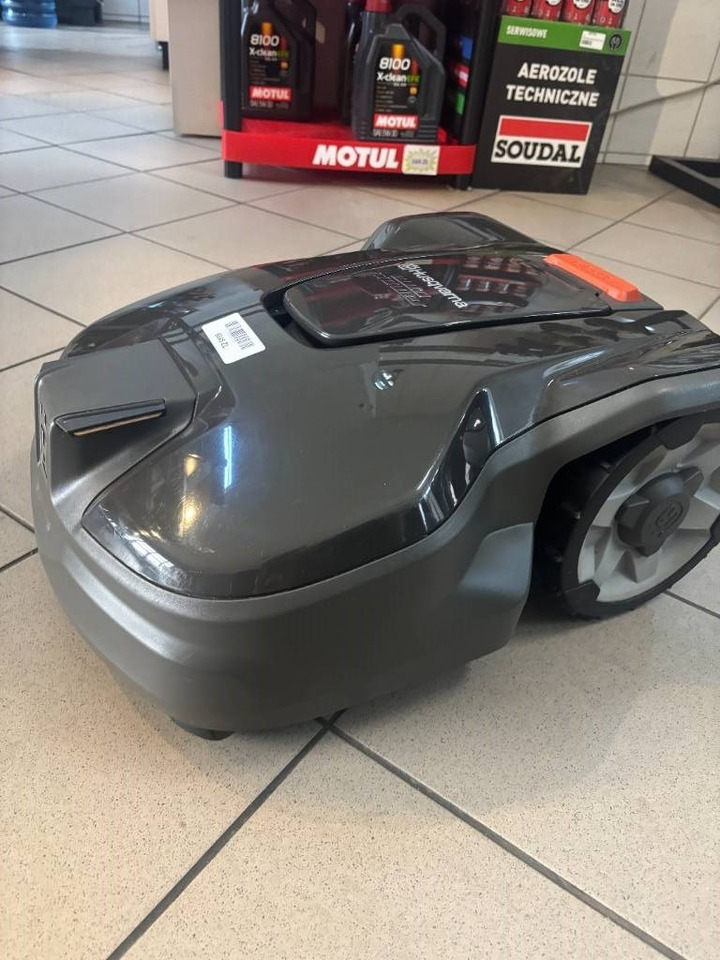 Husqvarna Automower 310 - Baštenska kosačica: slika 1 Husqvarna Automower 310 - Baštenska kosačica: slika 1