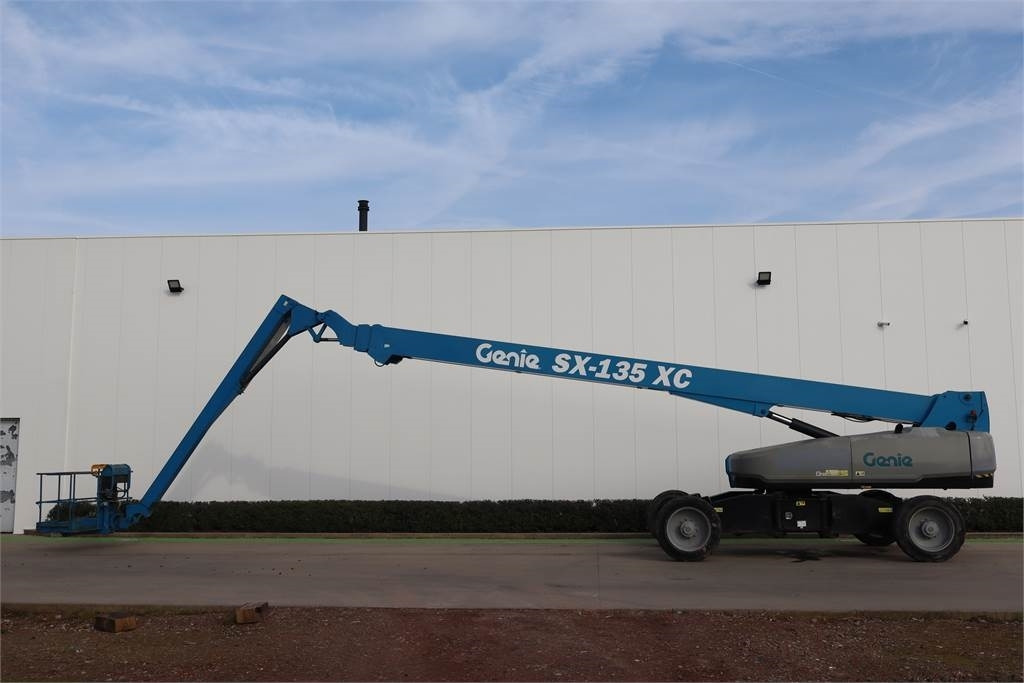 Genie SX135XC - Teleskopska platforma: slika 1 Genie SX135XC - Teleskopska platforma: slika 1