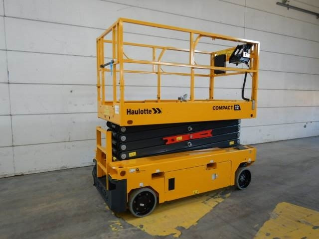 Haulotte Compact 12 AE - Lift u obliku makaza: slika 2 Haulotte Compact 12 AE - Lift u obliku makaza: slika 2