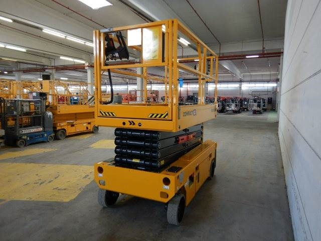 Haulotte Compact 12 AE - Lift u obliku makaza: slika 4 Haulotte Compact 12 AE - Lift u obliku makaza: slika 4