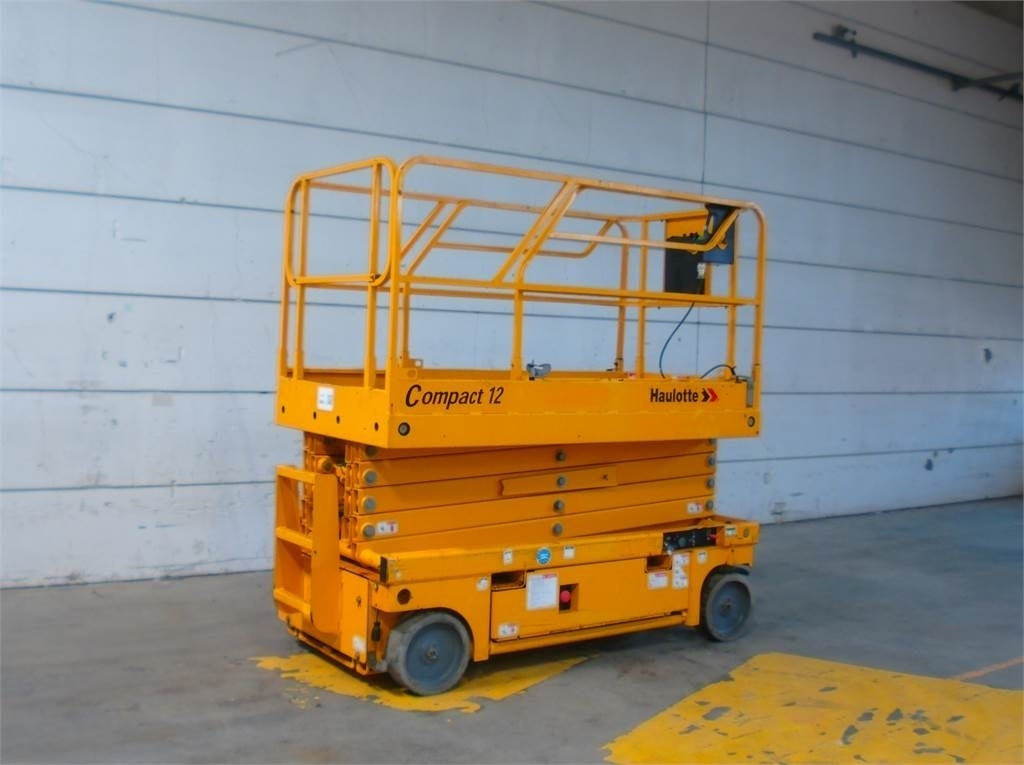 Haulotte Compact 12 - Lift u obliku makaza: slika 2 Haulotte Compact 12 - Lift u obliku makaza: slika 2