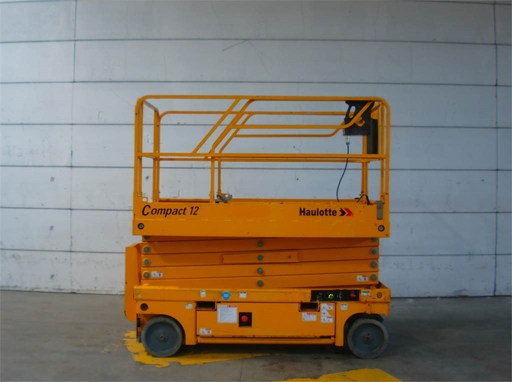 Haulotte Compact 12 - Lift u obliku makaza: slika 1 Haulotte Compact 12 - Lift u obliku makaza: slika 1