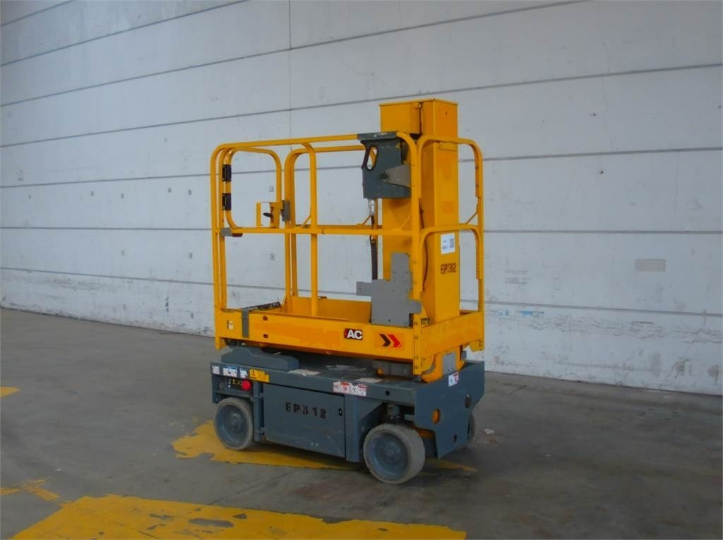 Haulotte STAR8S - Jarbolna penjajuća platforma: slika 3 Haulotte STAR8S - Jarbolna penjajuća platforma: slika 3