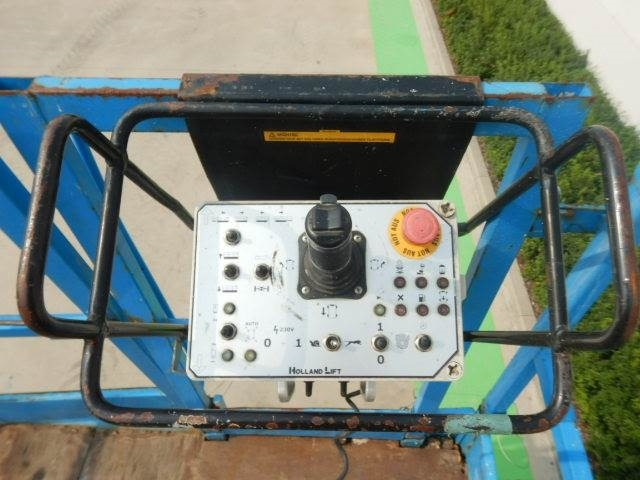 Lift u obliku makaza Holland Lift B-195DL25: slika 9