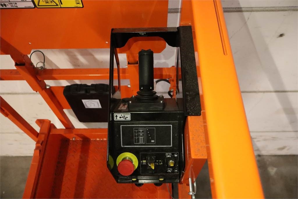 Lift u obliku makaza JLG 2632ES: slika 9
