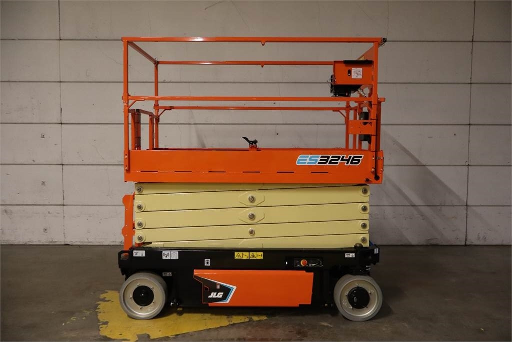 JLG 3246ES - Lift u obliku makaza: slika 1 JLG 3246ES - Lift u obliku makaza: slika 1