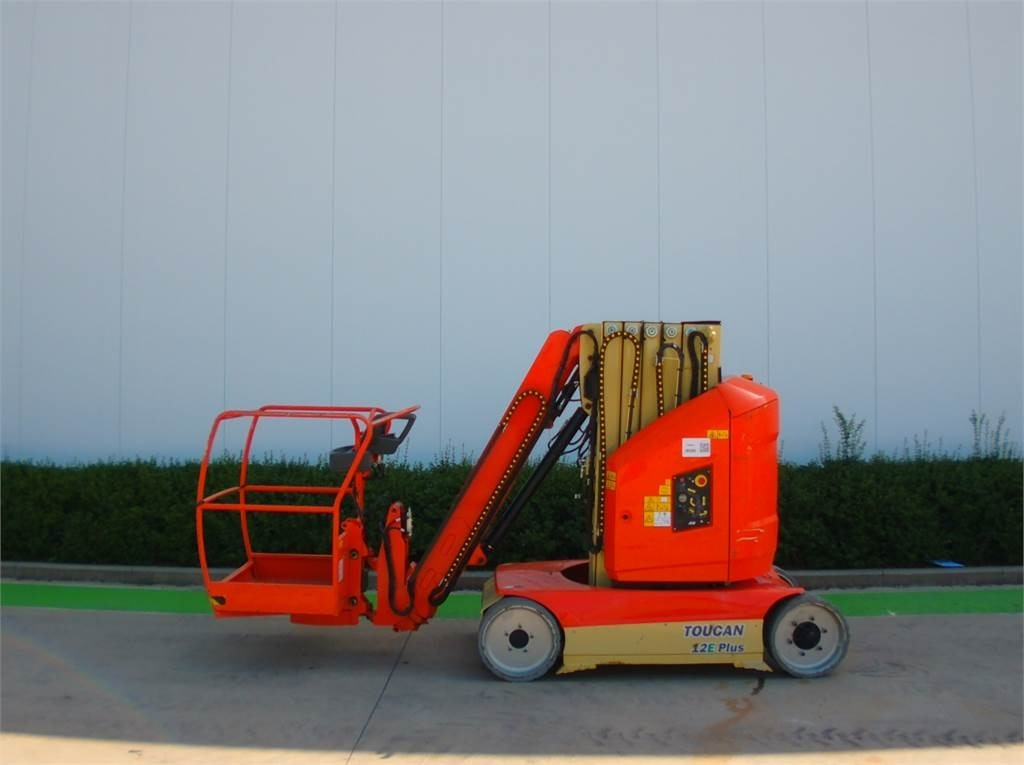 JLG Toucan 12E+ - Jarbolna penjajuća platforma: slika 1 JLG Toucan 12E+ - Jarbolna penjajuća platforma: slika 1