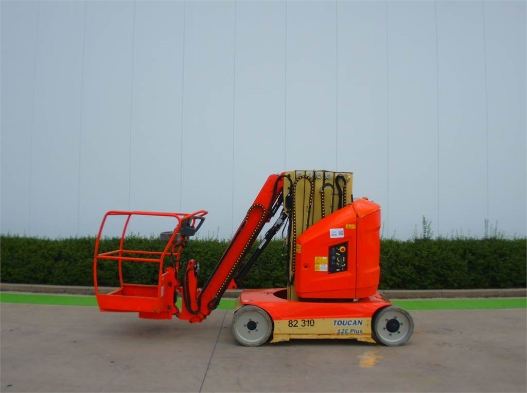 JLG Toucan 12E+ - Jarbolna penjajuća platforma: slika 1 JLG Toucan 12E+ - Jarbolna penjajuća platforma: slika 1