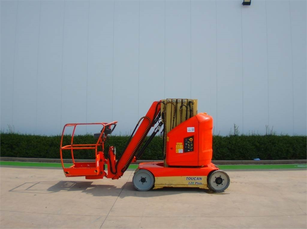 JLG Toucan 12E+ - Jarbolna penjajuća platforma: slika 1 JLG Toucan 12E+ - Jarbolna penjajuća platforma: slika 1