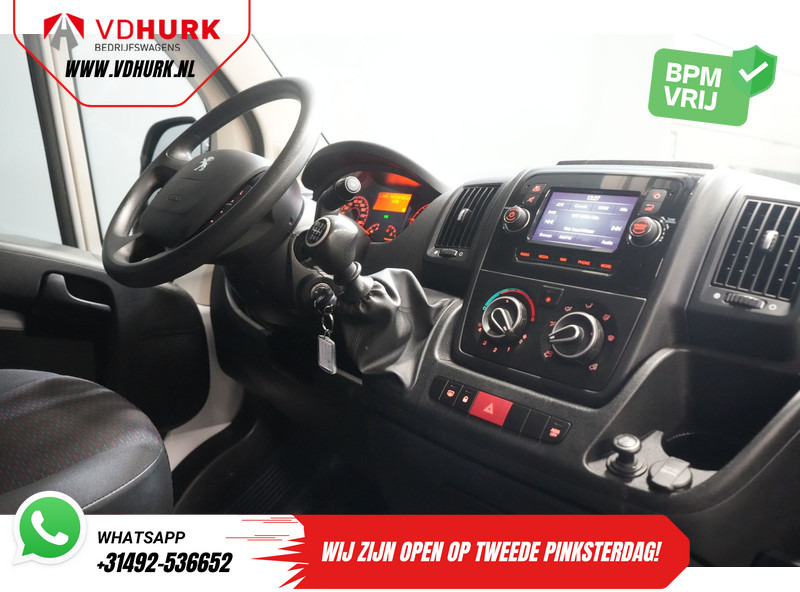 Peugeot Boxer 2.2 HDi 120 pk L2H2 BPM VRIJ! 2.5t Trekverm./ Navi/ PDC/ Cruise/ Airco - Mali kombi: slika 3 Peugeot Boxer 2.2 HDi 120 pk L2H2 BPM VRIJ! 2.5t Trekverm./ Navi/ PDC/ Cruise/ Airco - Mali kombi: slika 3