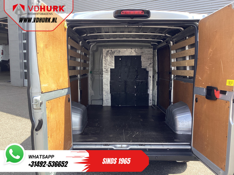 Peugeot Boxer 2.2 HDi 140 pk L2 EXPORT ONLY 3.0t Trekverm./ Navi/ Camera/ PDC/ Cruise/ Airco - Furgon: slika 5 Peugeot Boxer 2.2 HDi 140 pk L2 EXPORT ONLY 3.0t Trekverm./ Navi/ Camera/ PDC/ Cruise/ Airco - Furgon: slika 5