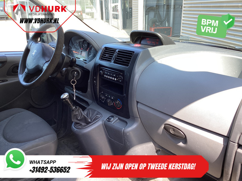 Peugeot Expert 1.6 HDI L2 DC Dubbel Cabine EXPORT ONLY DB Riem V.V./ APK 5-26'/ Airco/ Trekhaak - Mali kombi, Dostavno vozilo sa duplom kabinom: slika 3 Peugeot Expert 1.6 HDI L2 DC Dubbel Cabine EXPORT ONLY DB Riem V.V./ APK 5-26'/ Airco/ Trekhaak - Mali kombi, Dostavno vozilo sa duplom kabinom: slika 3