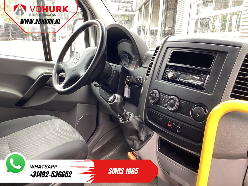 Volkswagen Crafter 35 2.0 TDI L3H2 EXPORT ONLY! €9.559 incl BTW/BPM Rolstoellift/ 9 Pers/ 9P/ Sidebars/ Rearbar/ Airco - Minibus, Putnički kombi: slika 3 Volkswagen Crafter 35 2.0 TDI L3H2 EXPORT ONLY! €9.559 incl BTW/BPM Rolstoellift/ 9 Pers/ 9P/ Sidebars/ Rearbar/ Airco - Minibus, Putnički kombi: slika 3