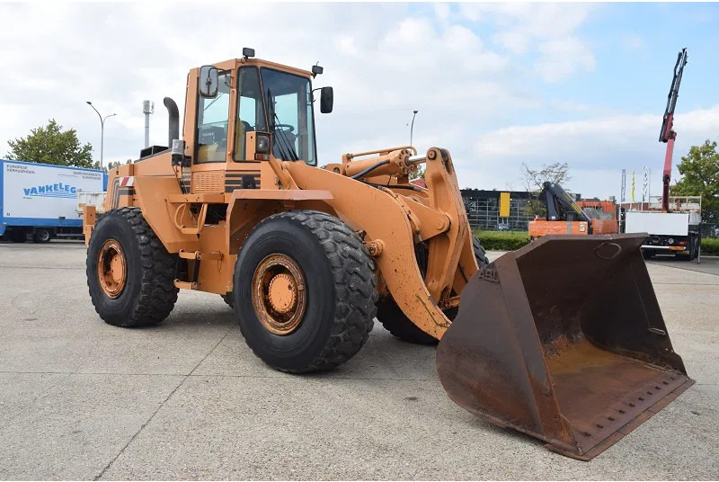 Case 821B - Utovarivač točkaš: slika 5 Case 821B - Utovarivač točkaš: slika 5