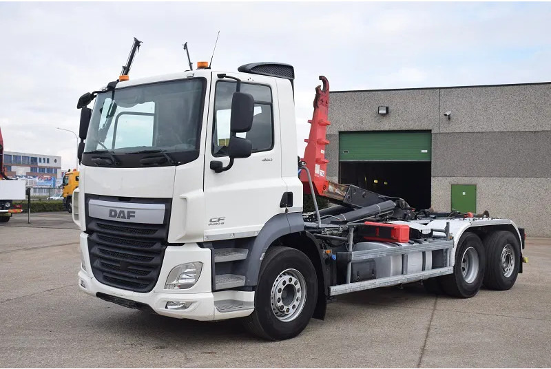 DAF CF 460 - Kamion sa hidrauličnom kukom: slika 1 DAF CF 460 - Kamion sa hidrauličnom kukom: slika 1