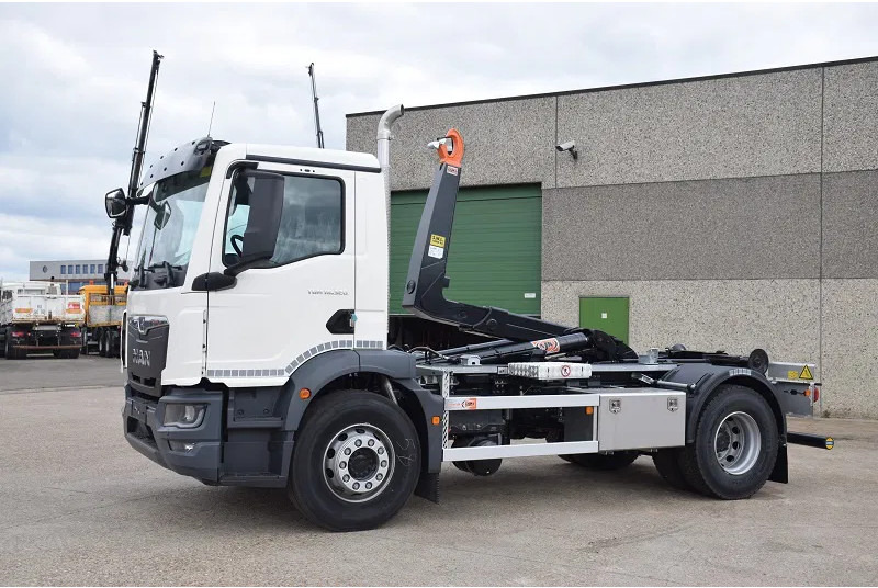 MAN TGM 18.320 - Kamion sa hidrauličnom kukom: slika 3 MAN TGM 18.320 - Kamion sa hidrauličnom kukom: slika 3