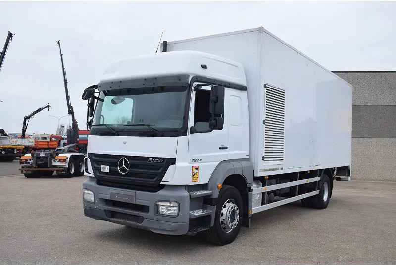 Mercedes-Benz Axor 1824 - Kamion sa zatvorenim sandukom: slika 2 Mercedes-Benz Axor 1824 - Kamion sa zatvorenim sandukom: slika 2