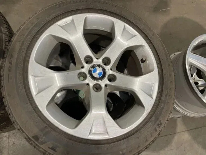 BMW *BMW velgen met Brigdestone banden *225/50 R17 - Шины и диски za Automobil: slika 2 BMW *BMW velgen met Brigdestone banden *225/50 R17 - Шины и диски za Automobil: slika 2