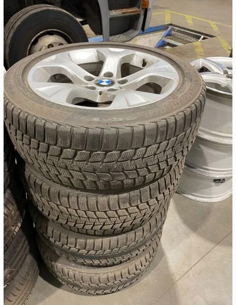 BMW *BMW velgen met Brigdestone banden *225/50 R17 - Шины и диски za Automobil: slika 1 BMW *BMW velgen met Brigdestone banden *225/50 R17 - Шины и диски za Automobil: slika 1