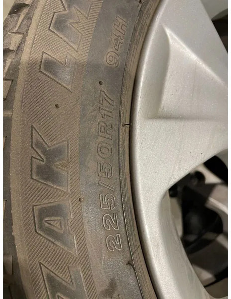 BMW *BMW velgen met Brigdestone banden *225/50 R17 - Шины и диски za Automobil: slika 4 BMW *BMW velgen met Brigdestone banden *225/50 R17 - Шины и диски za Automobil: slika 4