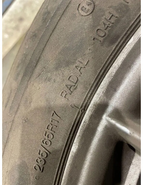 Continental Continental banden met velgen 235/65 R17 - Шины и диски za Automobil: slika 4 Continental Continental banden met velgen 235/65 R17 - Шины и диски za Automobil: slika 4
