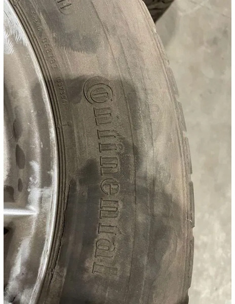 Continental Continental banden met velgen 235/65 R17 - Шины и диски za Automobil: slika 3 Continental Continental banden met velgen 235/65 R17 - Шины и диски za Automobil: slika 3