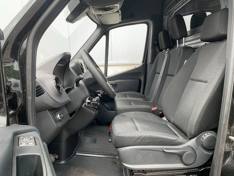 Mercedes-Benz Sprinter 314 *L2H2*Achteruitrijcamera*Elektr.Spiegels*Navigatie*Airconditioning* - Furgon: slika 5 Mercedes-Benz Sprinter 314 *L2H2*Achteruitrijcamera*Elektr.Spiegels*Navigatie*Airconditioning* - Furgon: slika 5