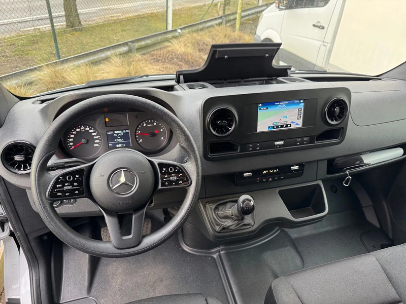 Mercedes-Benz Sprinter 315 L3H2*360°Camera*parktronic*cruise control*zetelverwarming* - Furgon: slika 5 Mercedes-Benz Sprinter 315 L3H2*360°Camera*parktronic*cruise control*zetelverwarming* - Furgon: slika 5