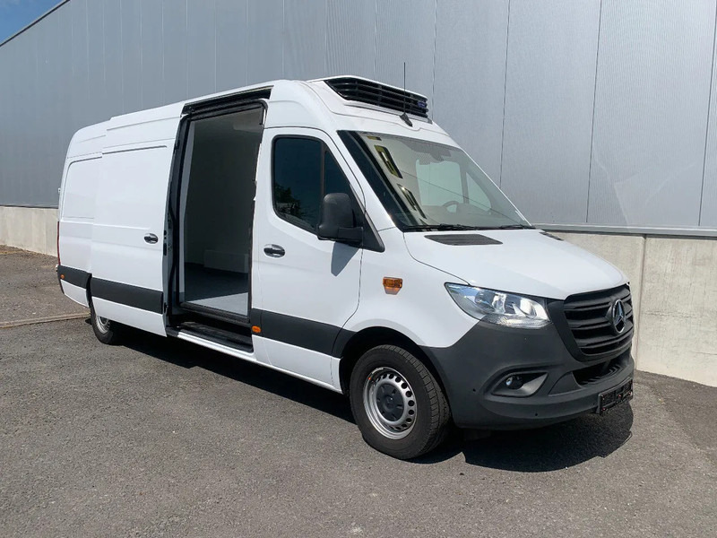 Dostavno vozilo hladnjača Mercedes-Benz Sprinter 315 L3H2*NEW Carrier xarios 350 -18°C*achteruitrijcamera*navigatie*zetelverwarming*360° camera*: slika 9