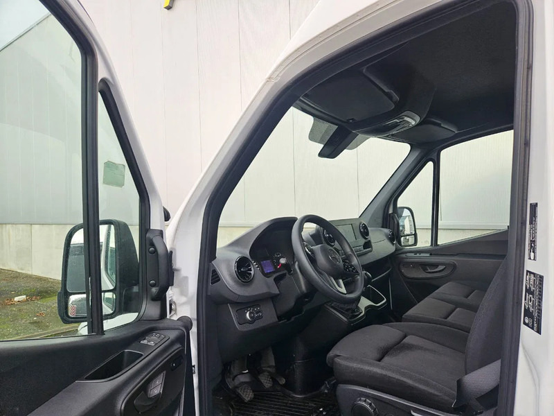 Mercedes-Benz Sprinter 317 CDI*L2H2*360°Camera*Zetelverwarming*Tempomat*Navi* - Furgon: slika 3 Mercedes-Benz Sprinter 317 CDI*L2H2*360°Camera*Zetelverwarming*Tempomat*Navi* - Furgon: slika 3