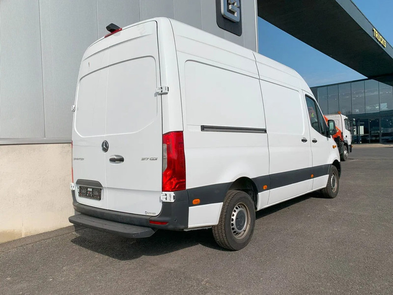 Mercedes-Benz Sprinter 317 CDI*L2H2*360°Camera*Zetelverwarming*Tempomat*Navi* - Furgon: slika 2 Mercedes-Benz Sprinter 317 CDI*L2H2*360°Camera*Zetelverwarming*Tempomat*Navi* - Furgon: slika 2