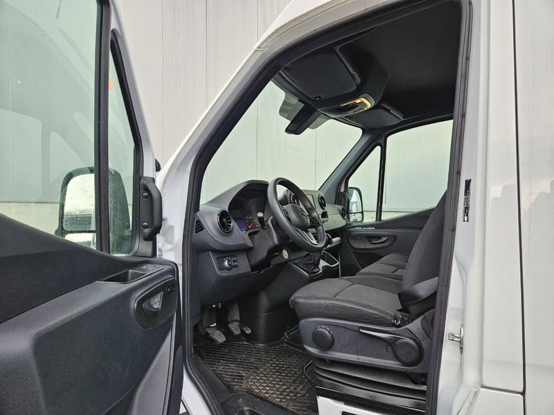 Mercedes-Benz Sprinter 317 L2H2*Achteruitrijcamera*360°camera*Zetelverwarming* - Furgon: slika 3 Mercedes-Benz Sprinter 317 L2H2*Achteruitrijcamera*360°camera*Zetelverwarming* - Furgon: slika 3