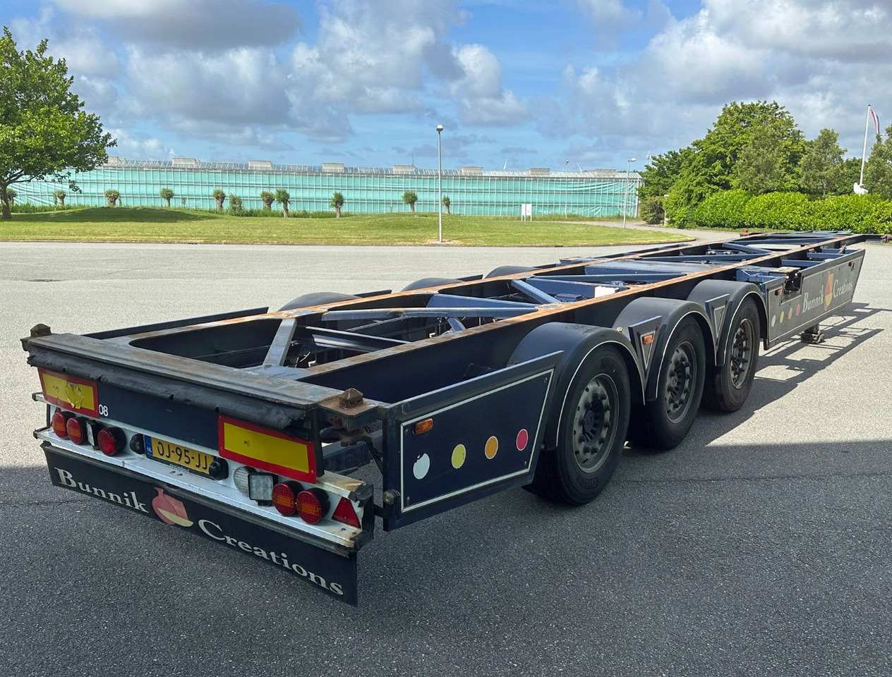 Burg BPO 13-27 Ccxlx 40" Galvanised Super Chassis SAF Axles Disc Brakes 2x Lift Axles 3 Pieces IN Stock Super Condition - Poluprikolica za prevoz kontejnera/ Poluprikolica sa promenjivim sandukom: slika 4 Burg BPO 13-27 Ccxlx 40" Galvanised Super Chassis SAF Axles Disc Brakes 2x Lift Axles 3 Pieces IN Stock Super Condition - Poluprikolica za prevoz kontejnera/ Poluprikolica sa promenjivim sandukom: slika 4