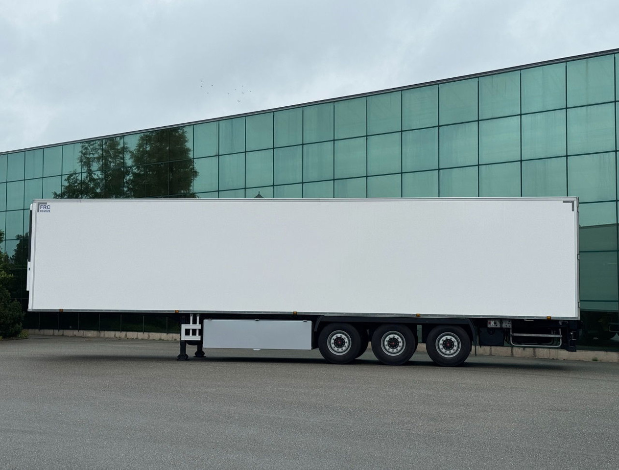 Chereau CSD3 247 CM Wide 265 CM High Thermo King SLXi300 With Only 850 Hours NEW - Poluprikolica hladnjače: slika 2 Chereau CSD3 247 CM Wide 265 CM High Thermo King SLXi300 With Only 850 Hours NEW - Poluprikolica hladnjače: slika 2
