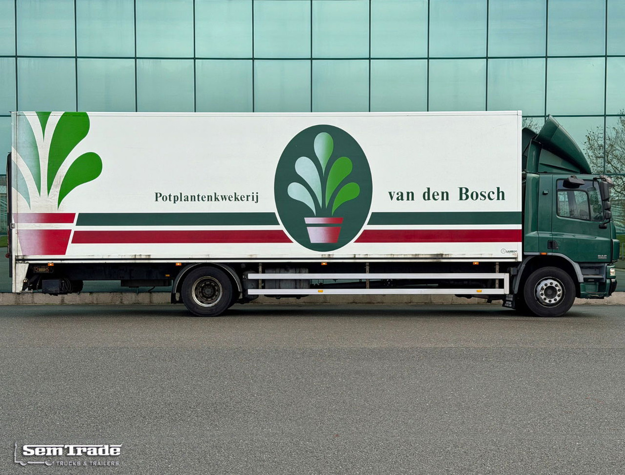 DAF CF 65.250 Euro 3 Manual Gearbox Lamboo Isolated BOX + Heater 970x250x270 CM Inside Tail Lift Holland-Truck - Kamion sa zatvorenim sandukom: slika 5 DAF CF 65.250 Euro 3 Manual Gearbox Lamboo Isolated BOX + Heater 970x250x270 CM Inside Tail Lift Holland-Truck - Kamion sa zatvorenim sandukom: slika 5